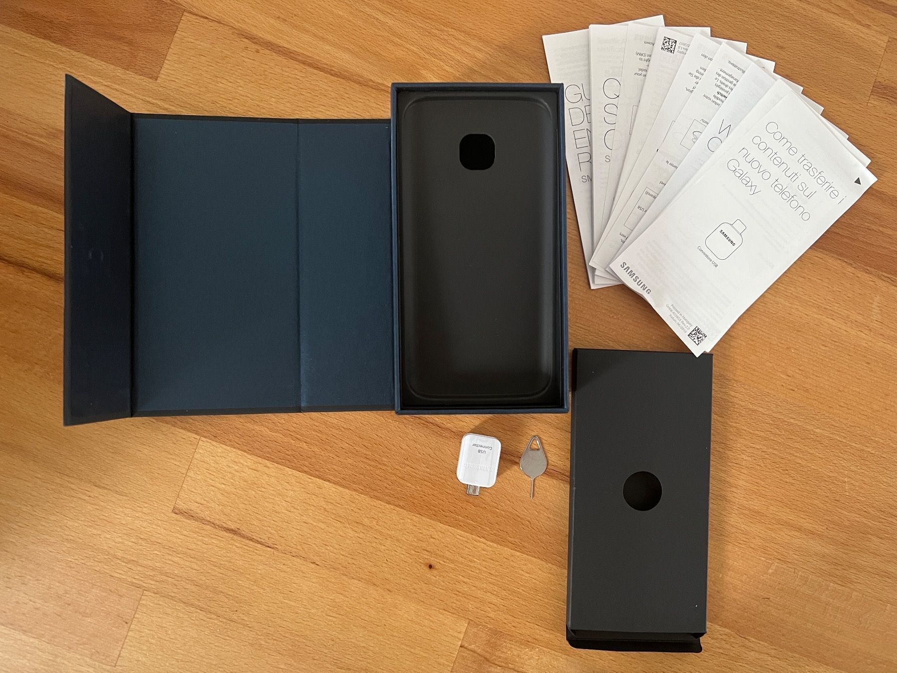 Samsung Telefoni cellulari / Smartphones: Original Samsung Galaxy S7 Verpackung – Usato da Diemtigen venduto da Mpsj4 3