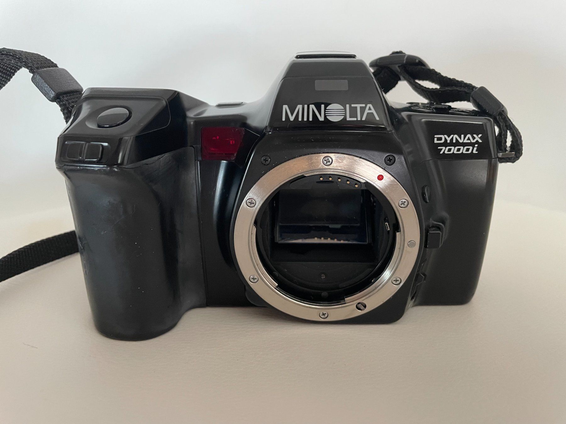 Minolta Fotocamera: Minolta Dynax 7000i – Usato da Petit Lancy venduto da gil_hr6v