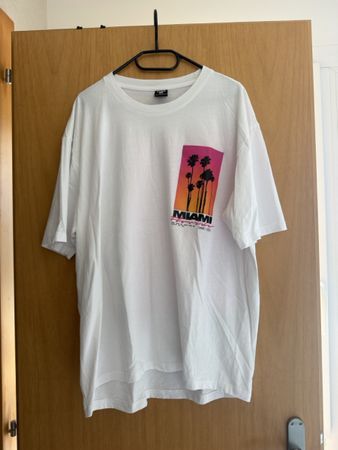 t-shirt over size