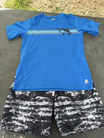 2er Set UV Shirt und Shorts Hai Motiv Gr 164/170 neuwertig