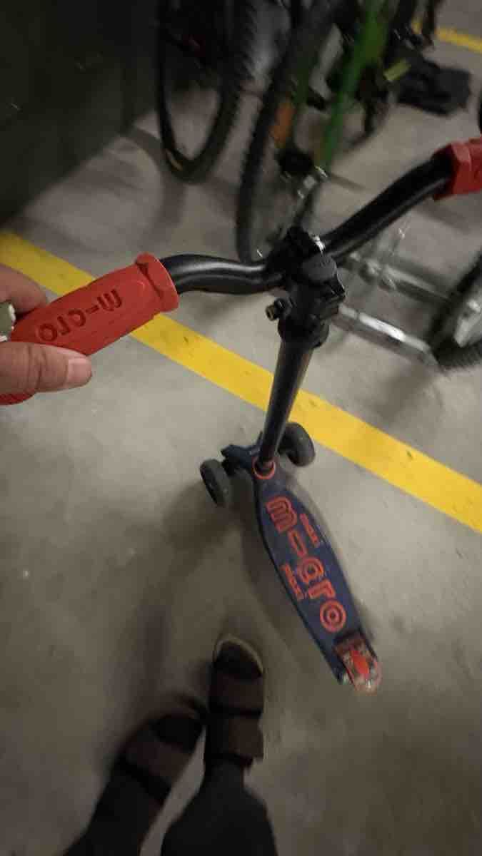 Micro Kickboard: MAXI MICRO DELUXE PRO LED gebraucht – Gebraucht aus Niederrohrdorf von Aldi01 1