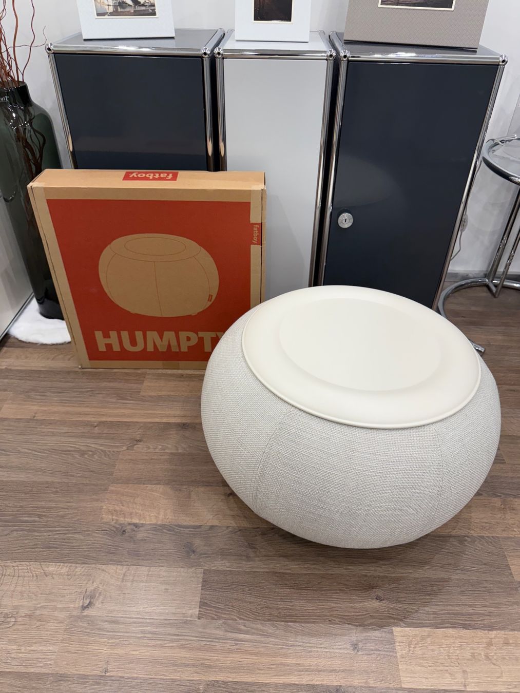Fatboy Tavoli: Fatboy Dumpty, Beistelltisch Limestone – Nuovo e nell'imballaggio originale da Bachenbülach venduto da Broger118