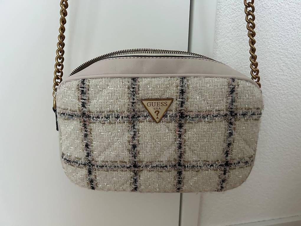 Borse da donna: Guess Umhängetasche – Usato da Goldach venduto da Deborah_15