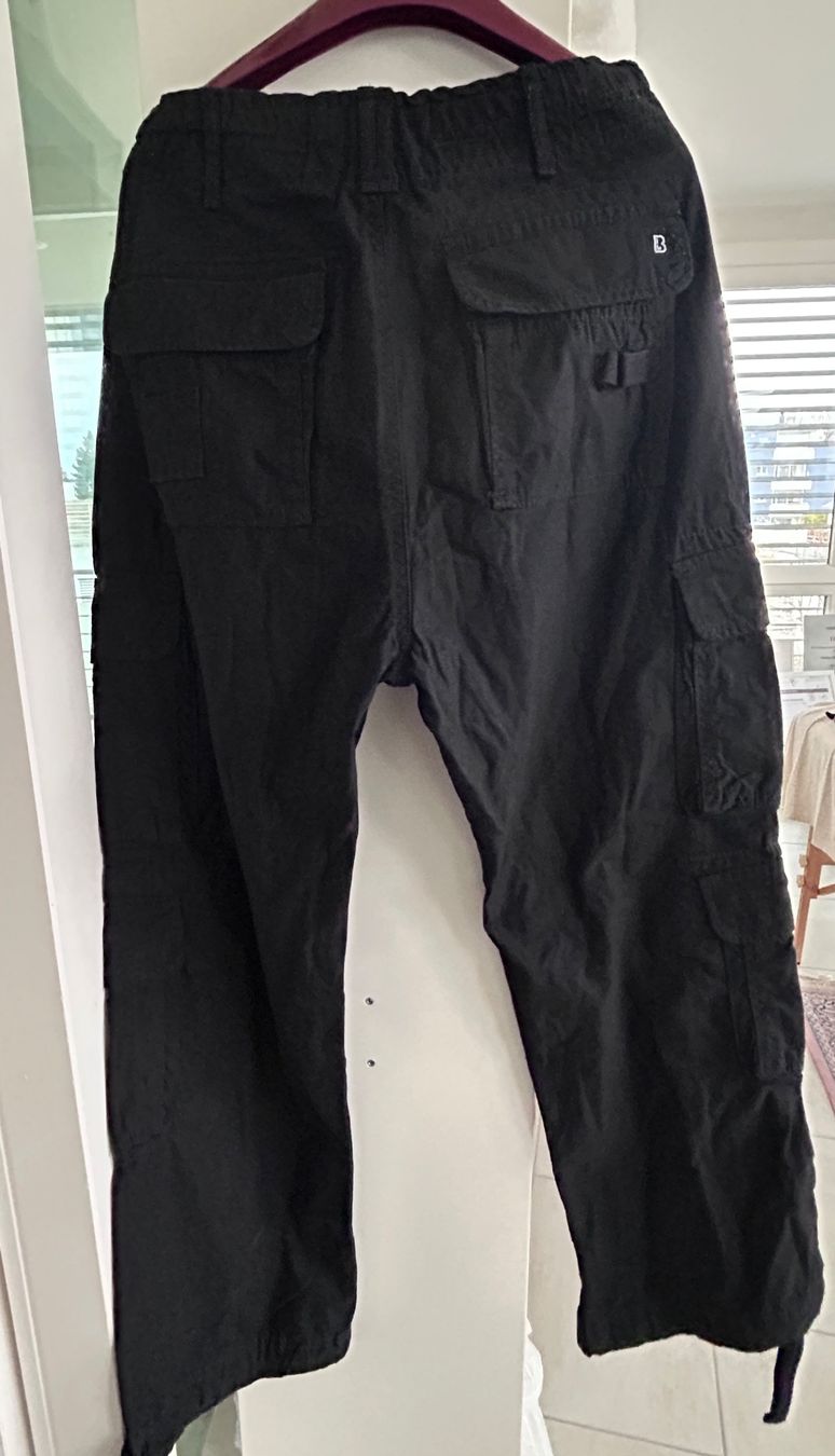 Pantaloni: Schwarze Brandit Cargohose – Usato da Freienbach venduto da mar_rvc6 1