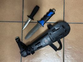 2 Tauchermesser, ein Titanium mit Sheide, ein klein