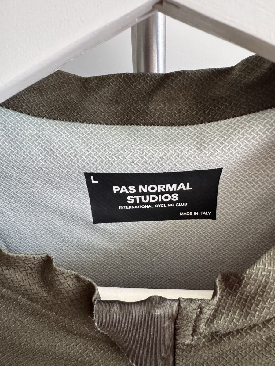 Pas Normal Studios Canottiere & Pantaloni: Pas Normal Studios Radtrikot Grösse L – Usato da Hombrechtikon venduto da Sven_Gerber 3