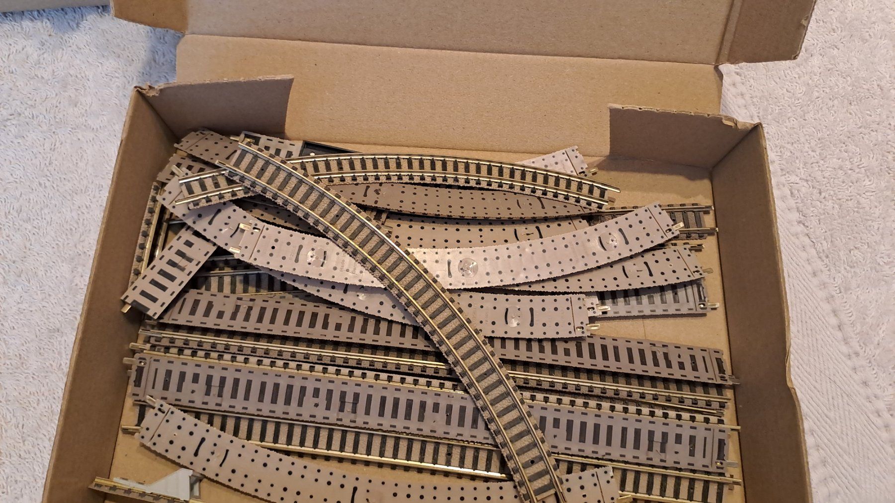 Fleischmann Modellini di ferrovie: Fleischmann Schienen Spur N / 40 – Usato da Winterthur venduto da Riebeli333