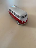 Vintage Volkswagen T1 Samba Bus weiss-rot (Bully)