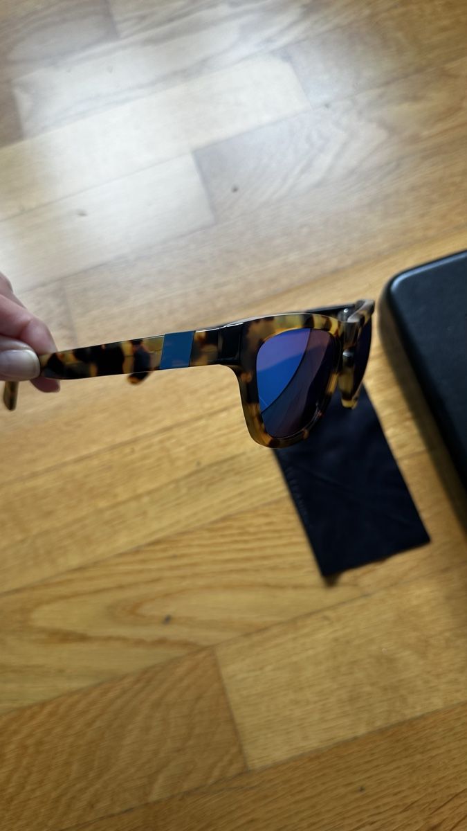 Occhiali & Lenti: Westward Leaning Tortoise Sunglasses - Blue Lenses – Usato da Luzern venduto da ida_hv2y 2