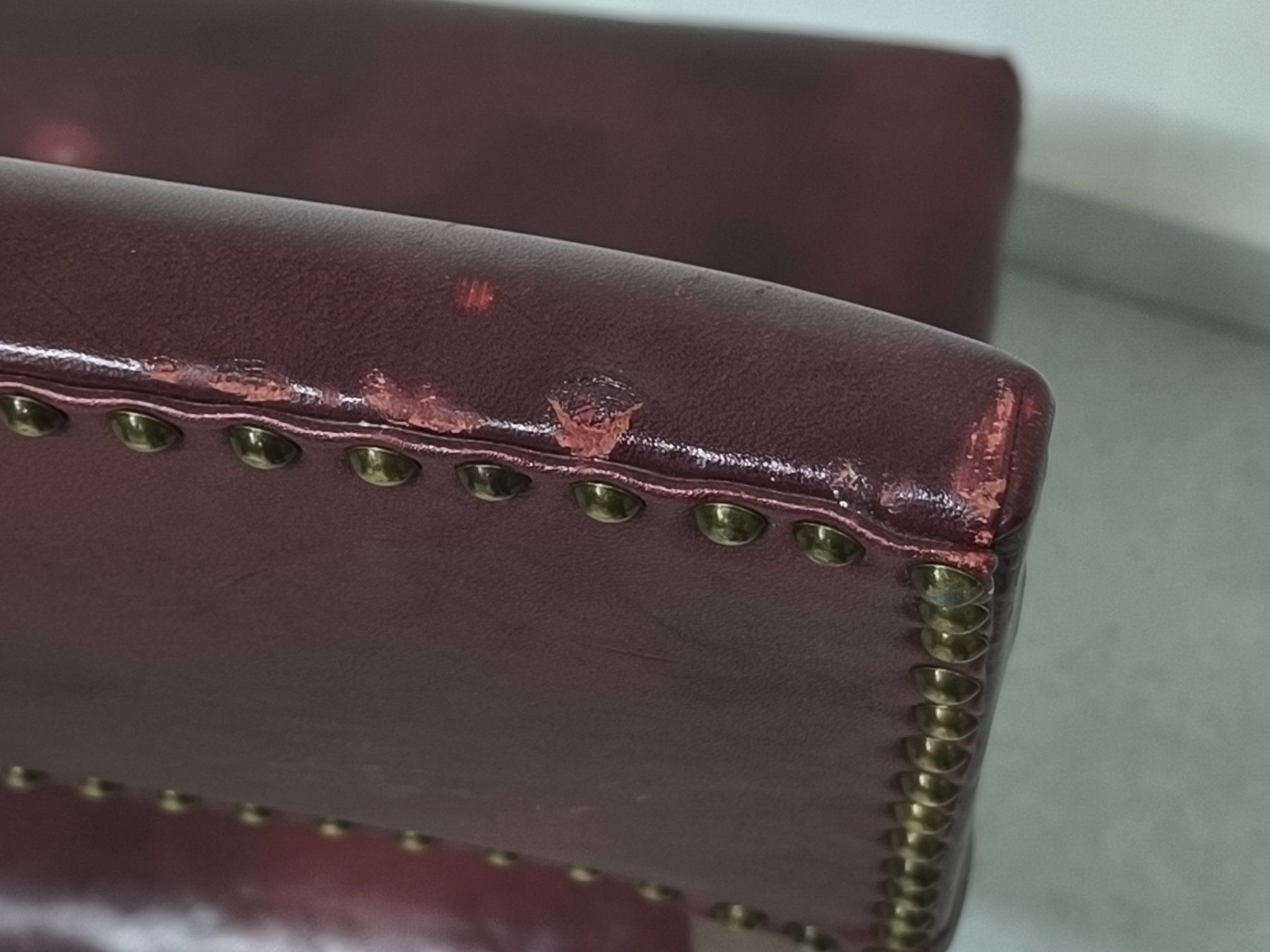 Stühle: Klassischer Cromwell Stil Stuhl mit rotem Leder – Gebraucht aus Rüti ZH von Restwert_Rueti_ZH 5