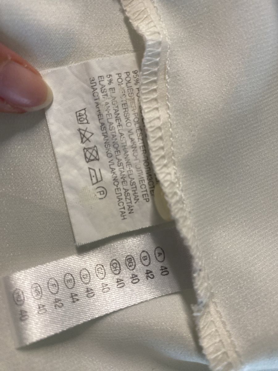 Camicette: Bluse kurzarm creme-weiss wenig getragen – Usato da Hausen AG venduto da corinne_g 4