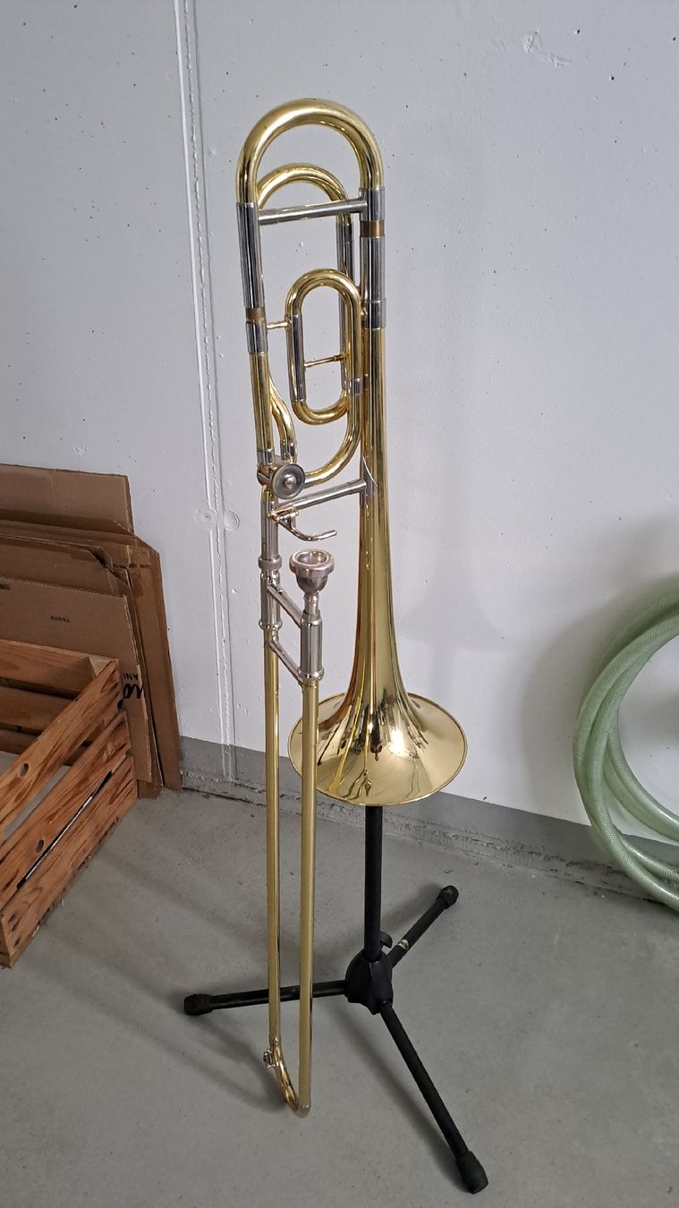 Yamaha Strumenti musicali: Yamaha Tenorposaune YSL-684 mit Quartventil – Usato da Egnach venduto da Huuler