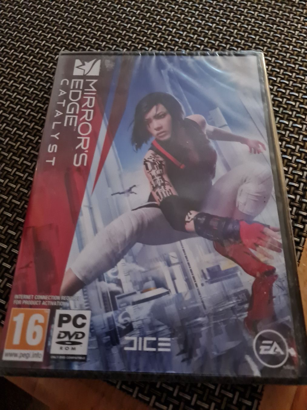 Giochi: Mirror's Edge Catalyst PC DVD Rom UNGEÖFFNET neu – Nuovo e nell'imballaggio originale da Münsingen venduto da Cuci31 3