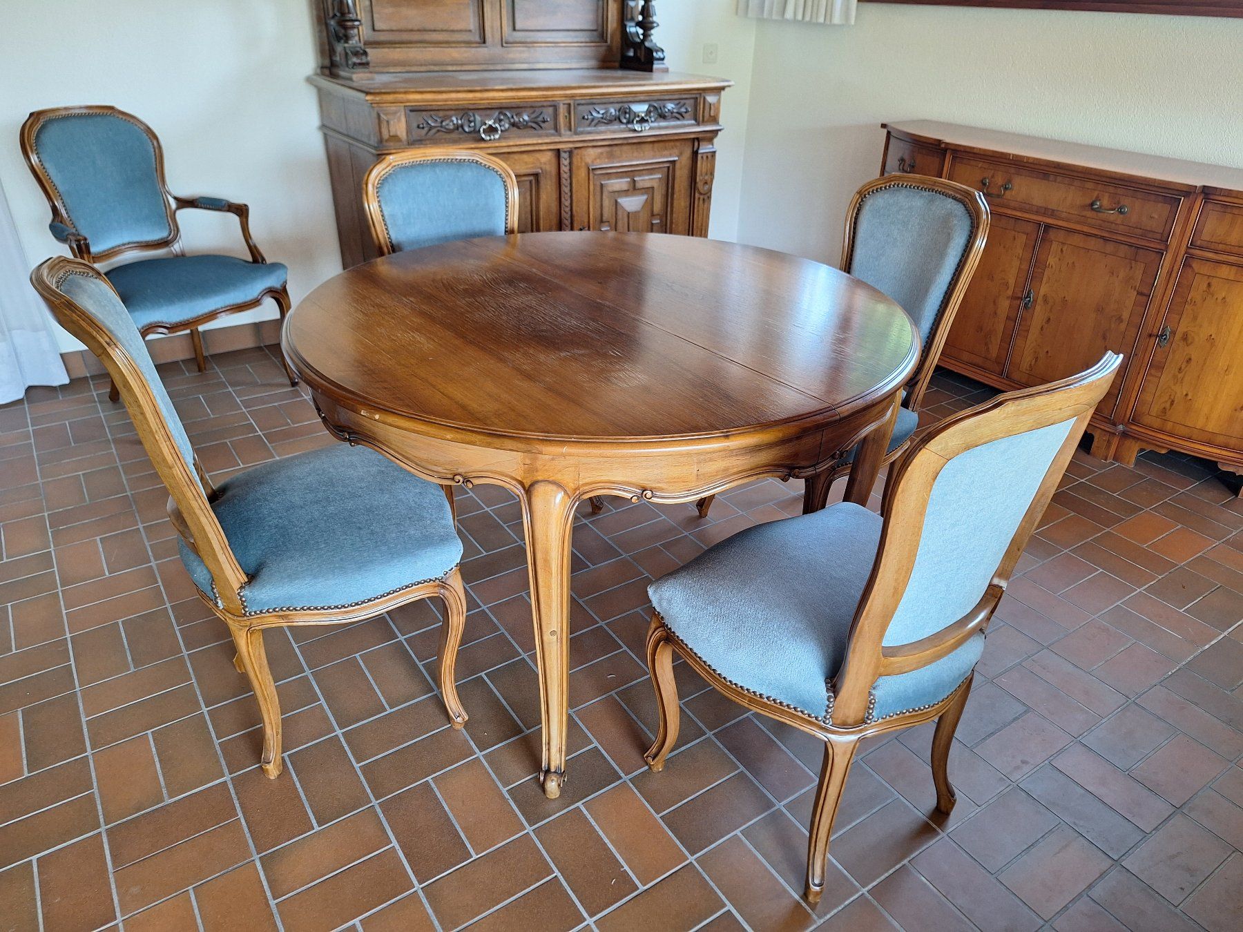 Tische: Table ronde style "Louis XV" – Gebraucht aus Satigny von jfl_r6bc 1