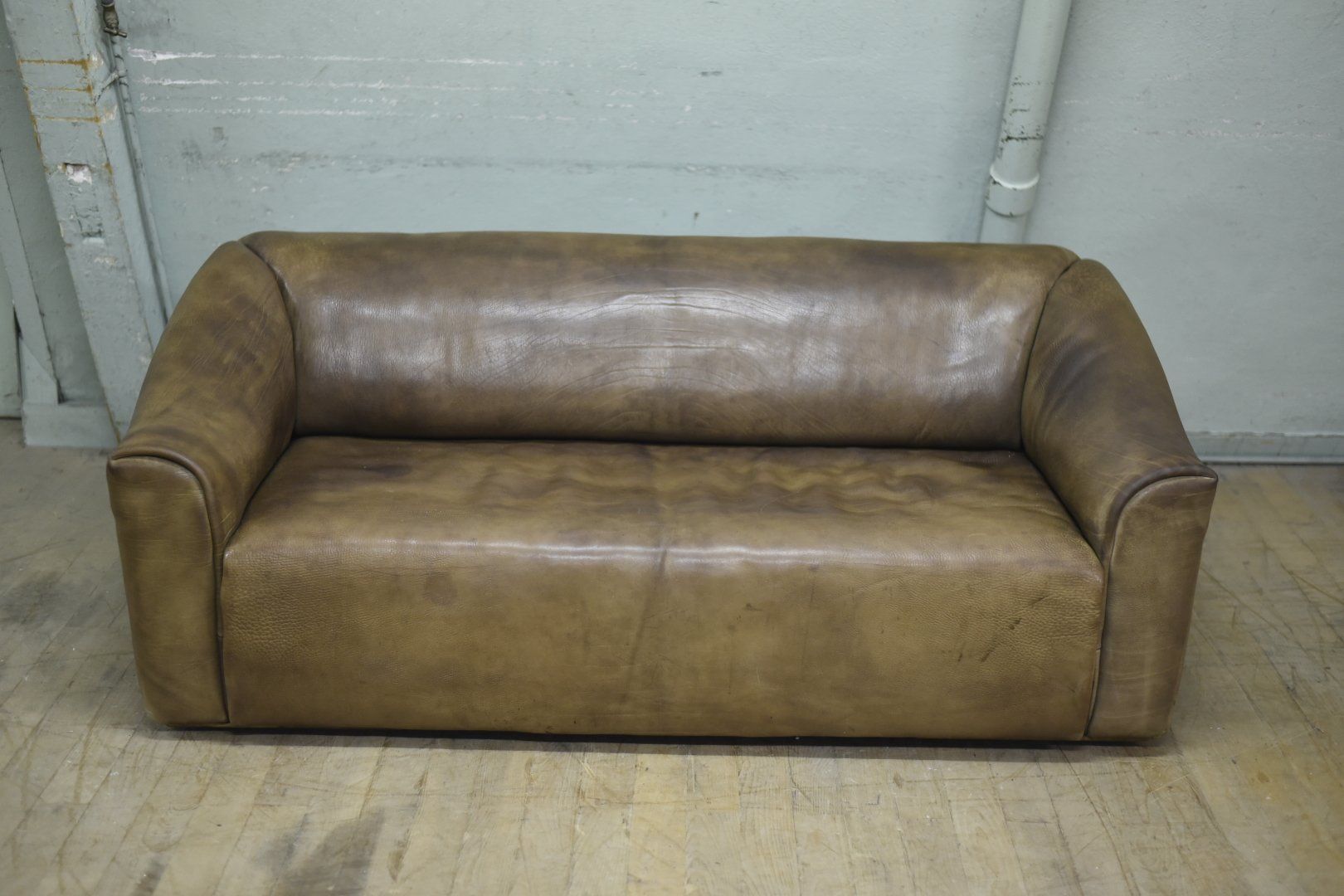 De Sede Divani: Designer Ledersofa De Sede DS47 + Ottoman – Usato da Lichtensteig venduto da UsedIN 4