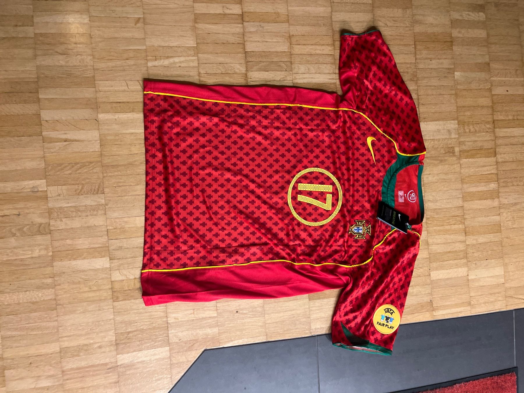 Nike Maillots de corps & Pantalons: Cristiano Ronaldo trikot 2004 – Neuf avec emballage d'origine à Wald ZH par L46