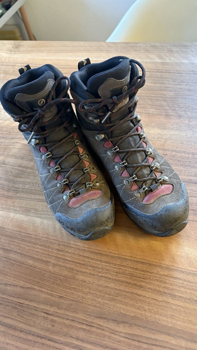 Scarpa Scarpe da donna: Wanderschuhe SCARPA R-Evolution GTX Grösse 40.5 – Usato da Herrliberg venduto da co_keller