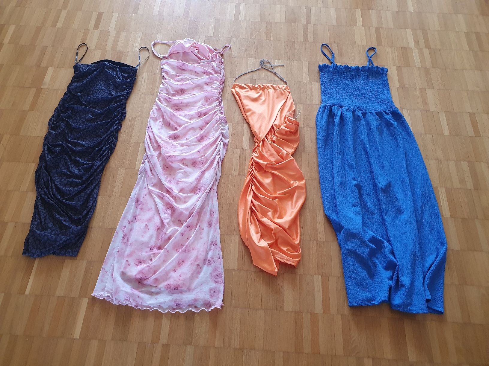 Vestiti: Verschiedene Sommerkleid jede 10 Fr – Usato da Rothenburg venduto da PHSKC