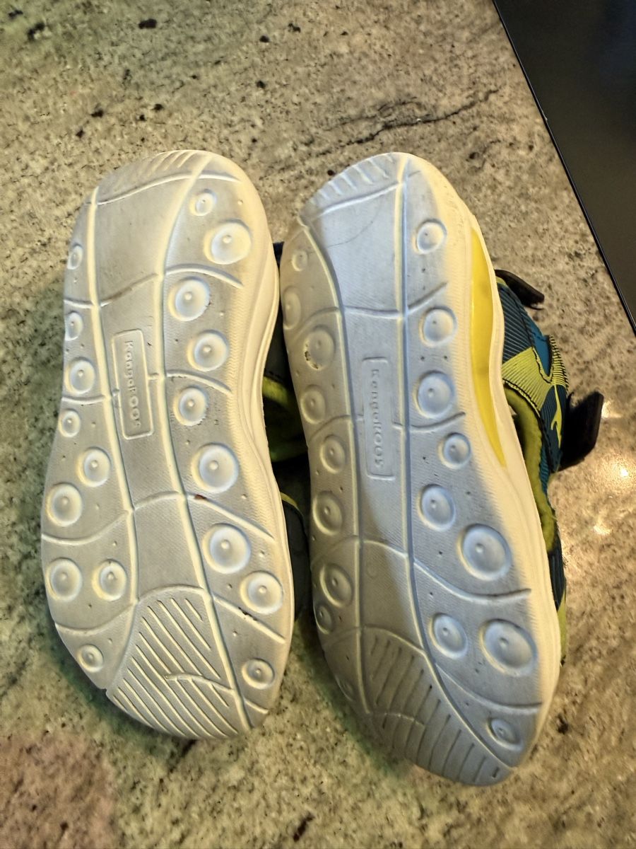 Scarpe per ragazzi: Kinderschuhen Gr. 25/26 – Usato da Steckborn venduto da Diana.84 4
