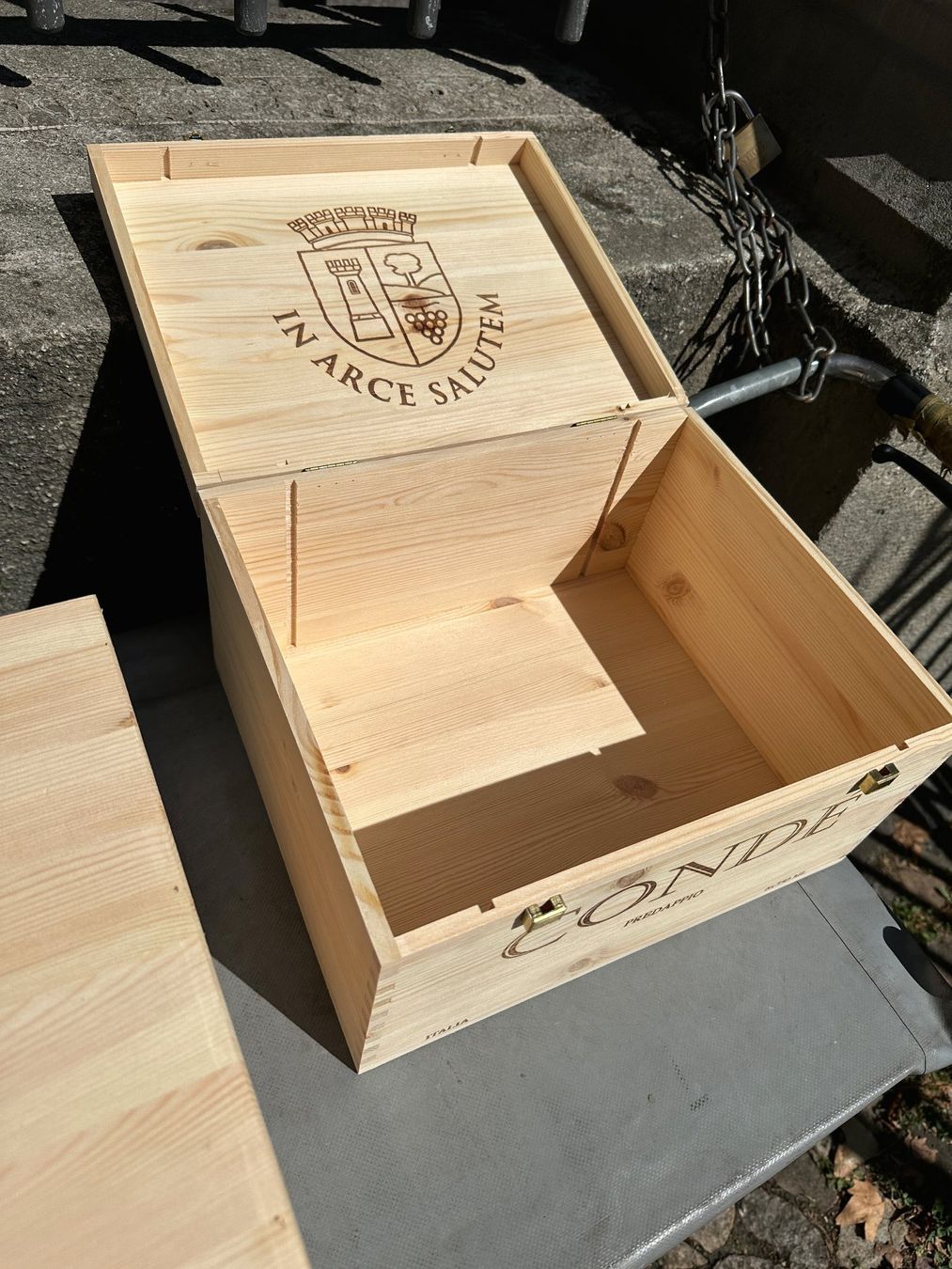 Altro: schöne Weinkiste mit Klappdeckel – Nuovo e nell'imballaggio originale da Zürich venduto da atlantis77 4