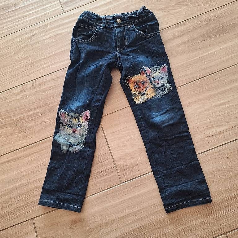 Hosen: Wunderschöne Kinderjeans mit Katzenmotiv – Gebraucht aus Oberrüti von Sandrina908 1