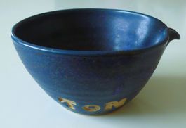 sehr hübsche blaue Tonschale