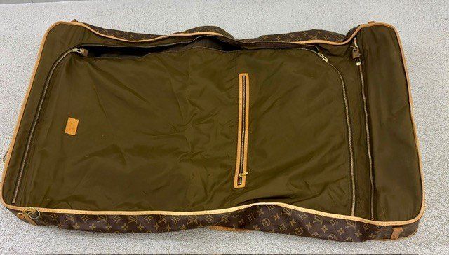 Taschen: Anzugstasche Louis Vuitton – Gebraucht aus olten von chantal008 2