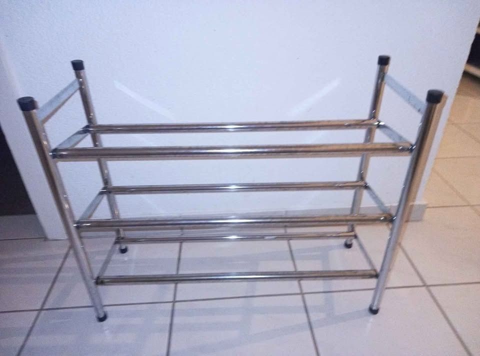 Scaffali: Etagère à chaussure – Usato da Bienne venduto da Daniel_Schader 1