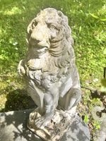 Grosse, antike Garten-Löwen-Figur aus Stein für de Garte