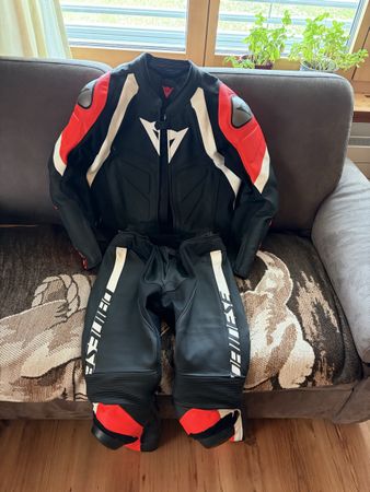 Dainese Avro 4 Motorradkombi – Grösse 50