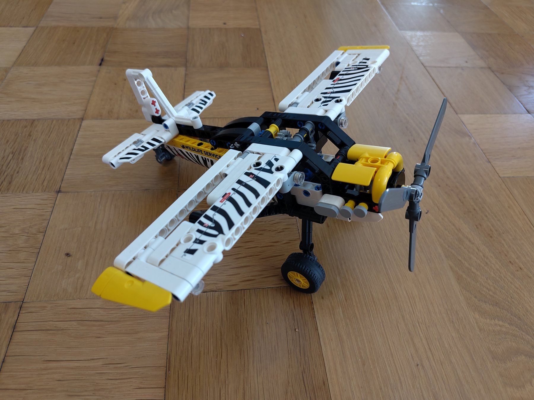 Lego Kit di costruzioni: Lego Technic Busch-Flugzeug Set 42198 – Usato da Olten venduto da magneto 2