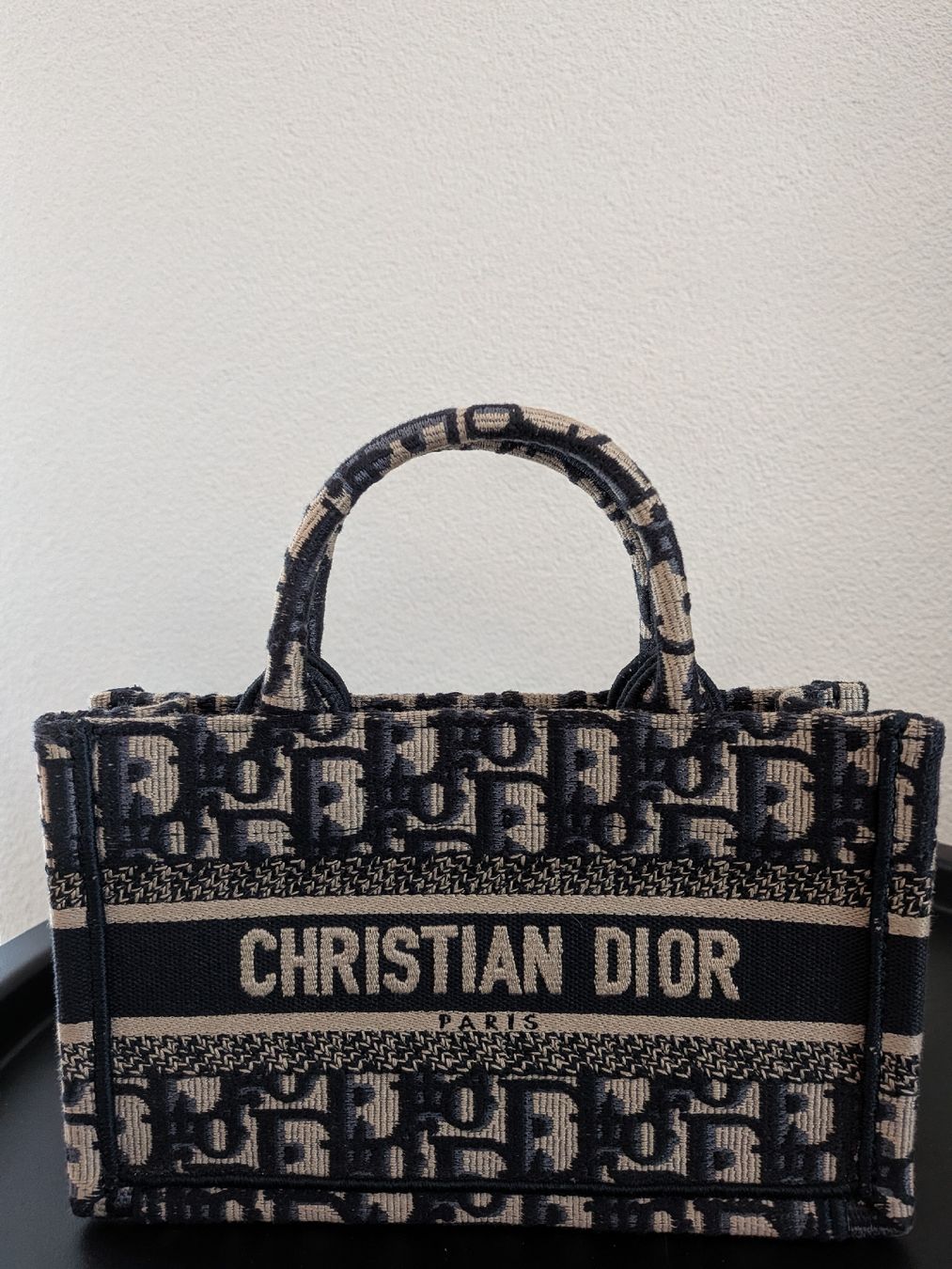 Dior Borse da donna: Christian Dior Book Tote Mini Bag with Strap – Nuovo (secondo la descrizione) da Morges venduto da dhi_y2qk 1