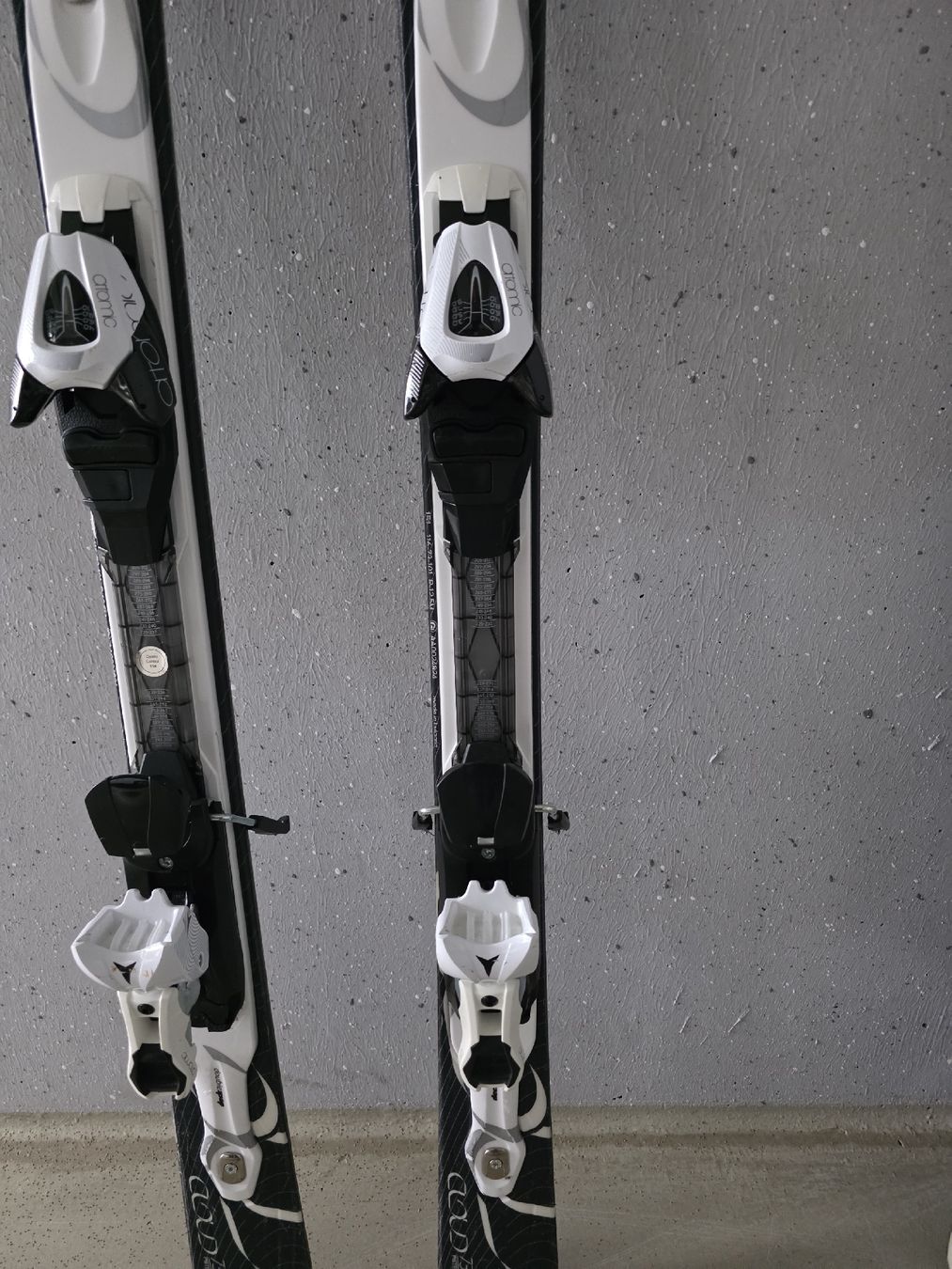 Atomic Skis: 1 Paar Skis. ATOMIC  – Gebraucht aus Lyssach von Nisa 4