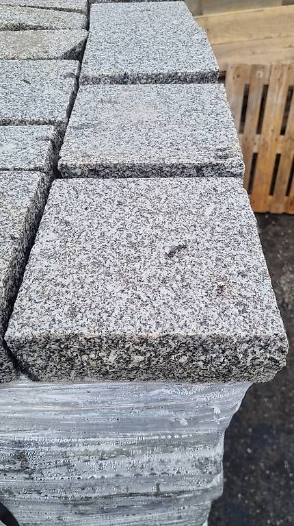 Pietre & tegole: Lot pavés scies en granit – Usato da Corsier-sur-Vevey venduto da hel_lvr5