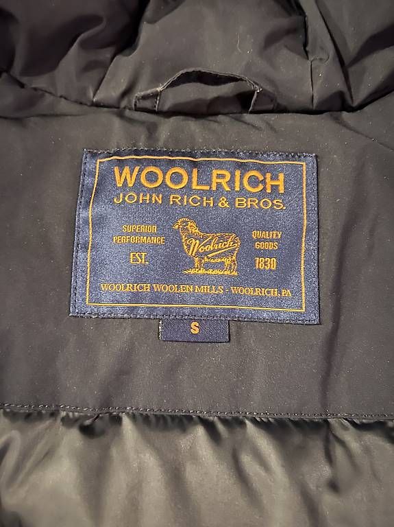 Woolrich Manteaux: Parka Woolrich Navy – D'occasion à Morgins par nic_d5pk 2