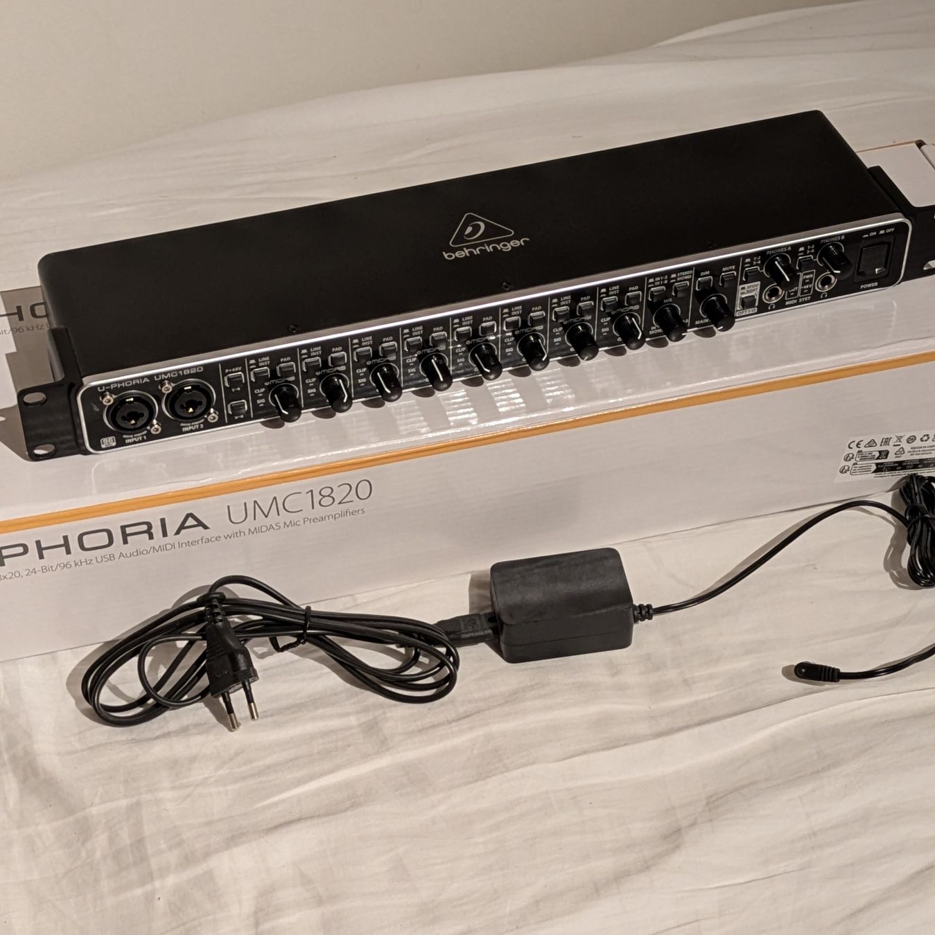 Behringer Attrezzatura per studi di registrazione: Behringer U-Phoria UMC1820 USB/MIDI Audio Interface  – Usato da Carouge GE venduto da vin_8kqd 1