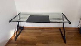 Schöner Schreibtisch Glas und Metall schwarz