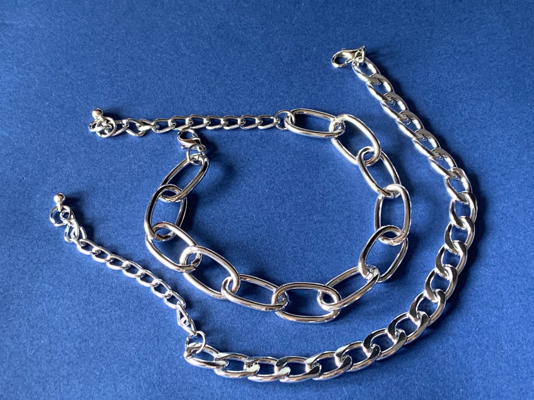 Bracciali & Braccialetti: 2 Armbänder Panzerarmband silbrig – Nuovo (secondo la descrizione) da Dittingen venduto da Bellevista 2