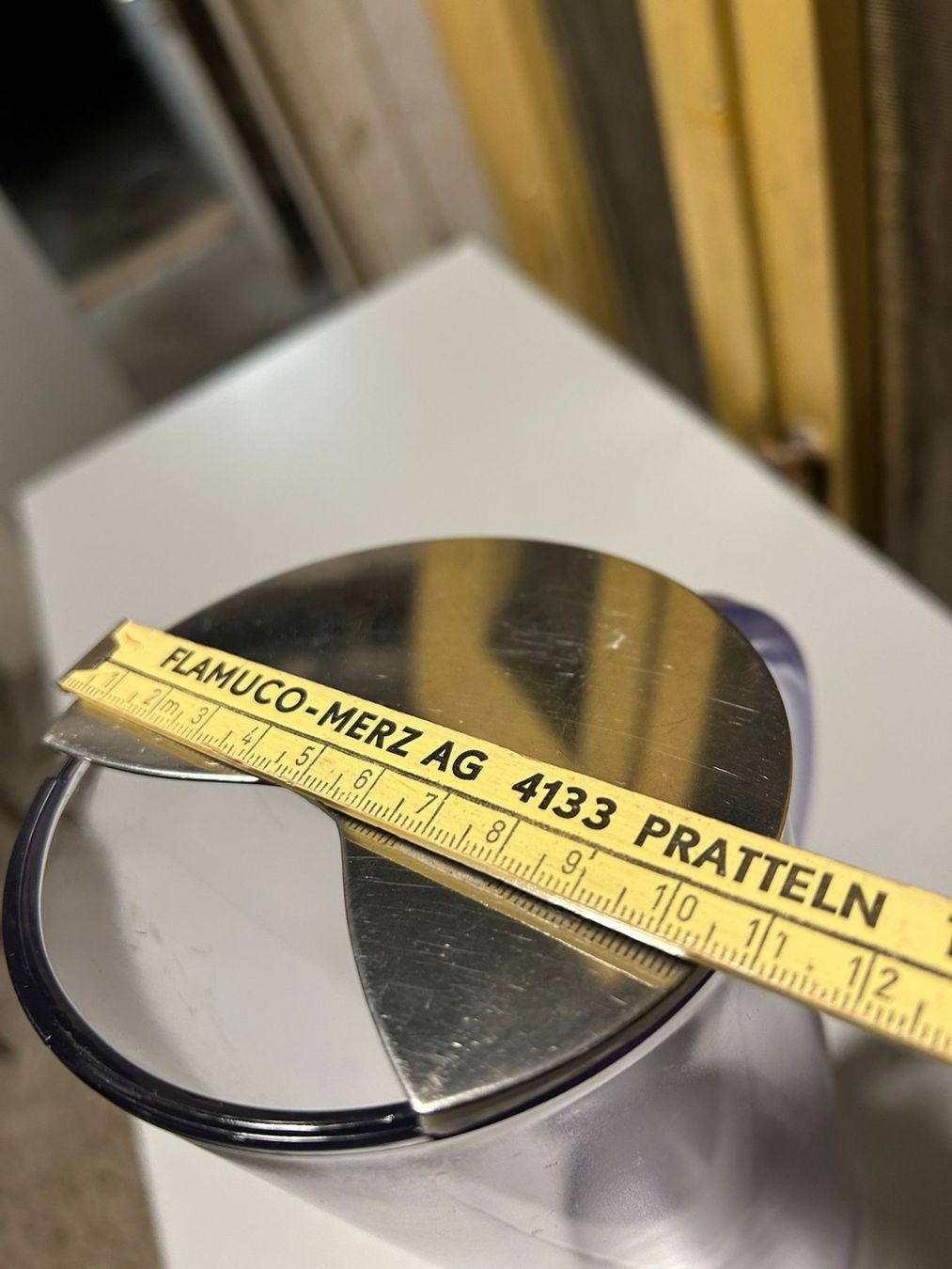 Services de table: 5 Krüge in einem passenden Tablar – D'occasion à St. Gallen par Razoon77 7