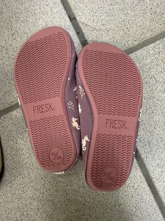 Scarpe per ragazzi: Schuhe wasser kid - Gr.21/22 – Usato da Zürich venduto da mat_5l7y 1