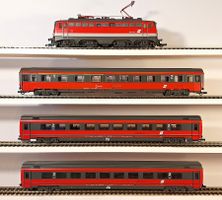 ÖBB 1142 mit Modularwagen