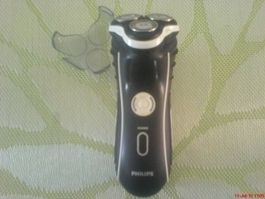 PHILIPS schwarz/weisser CHARGE Rasierap.