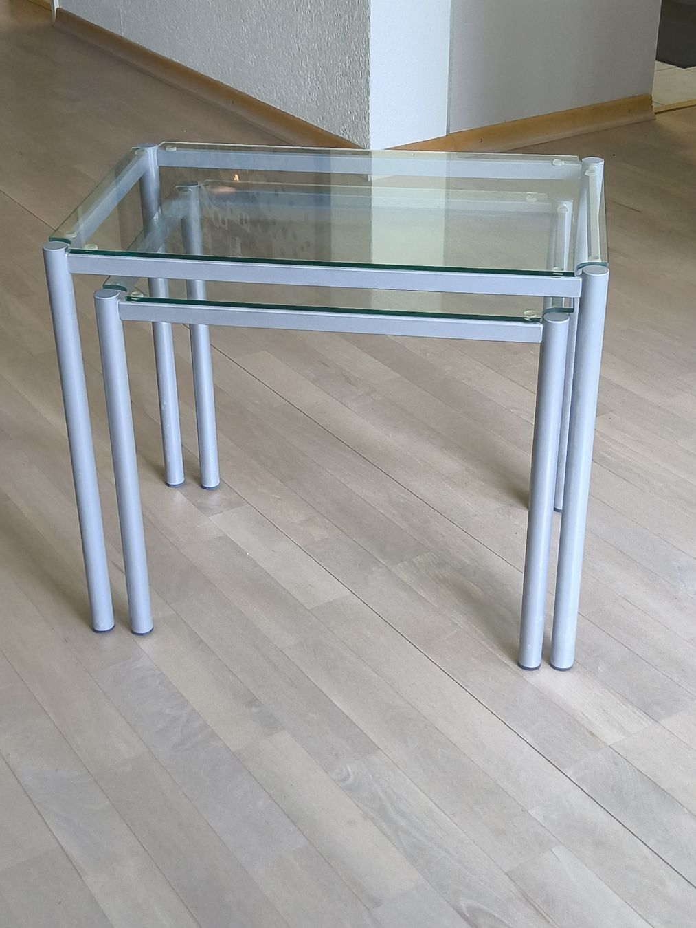 Set di tavolo e panche: Glas Beistelltisch 2-teilig – Usato da Basel venduto da Blaetz 1