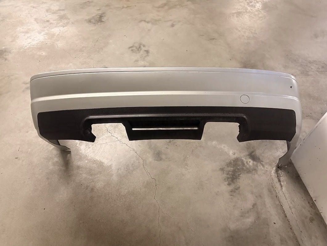 BMW Toutes les pièces auto: E46 Heckstossstange M – D'occasion à Ostermundigen par timszb