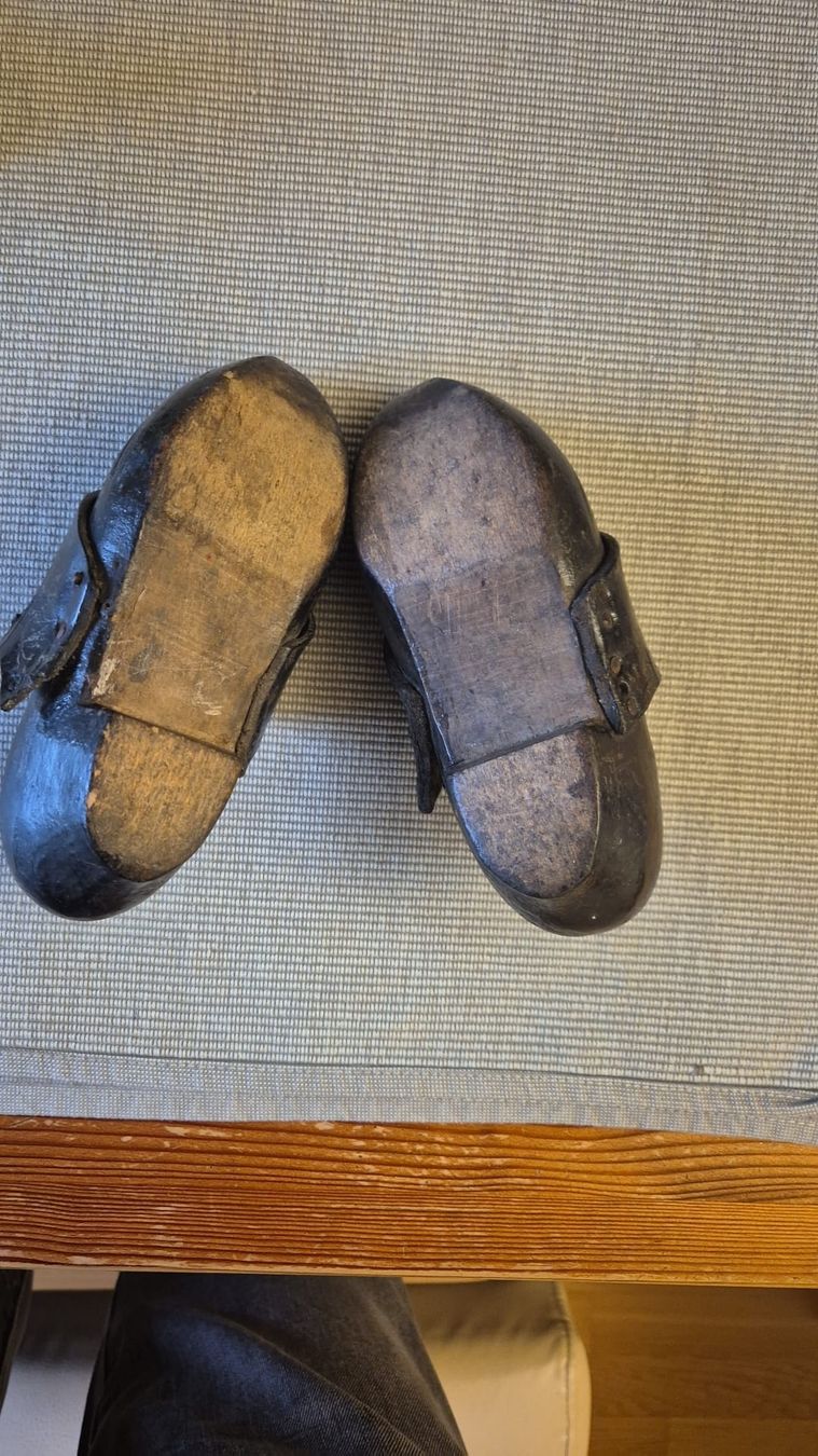 Chaussures garçon: Antike Holzschuhe / Clocks – D'occasion à Fislisbach par mka_km8f 3