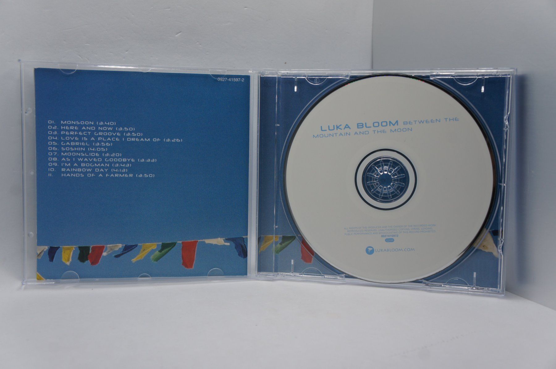 CD: CD Luka Bloom – Between The Mountain And The Moon – Usato da Ernetschwil venduto da luisvonerni 2