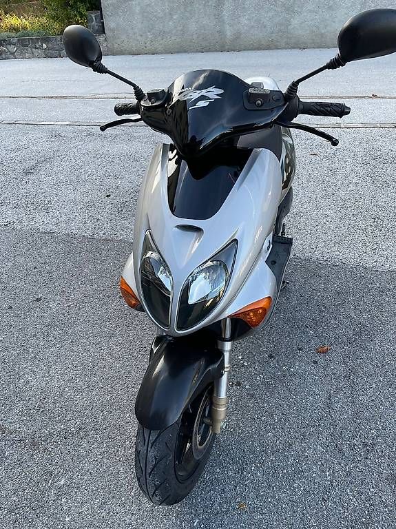 Honda Scooters: HONDA X8R 50 – D'occasion à sion par dark73 1