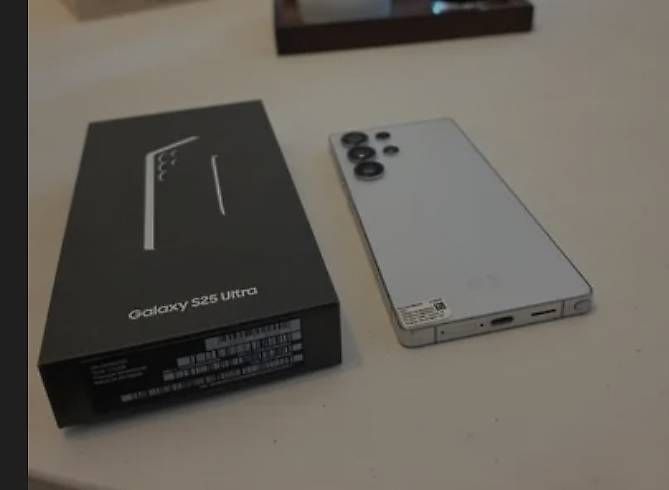 Telefoni cellulari / Smartphones: Samsung Galaxy s25 ultra neuf  – Usato da Haute-Nendaz venduto da nas_8lxr