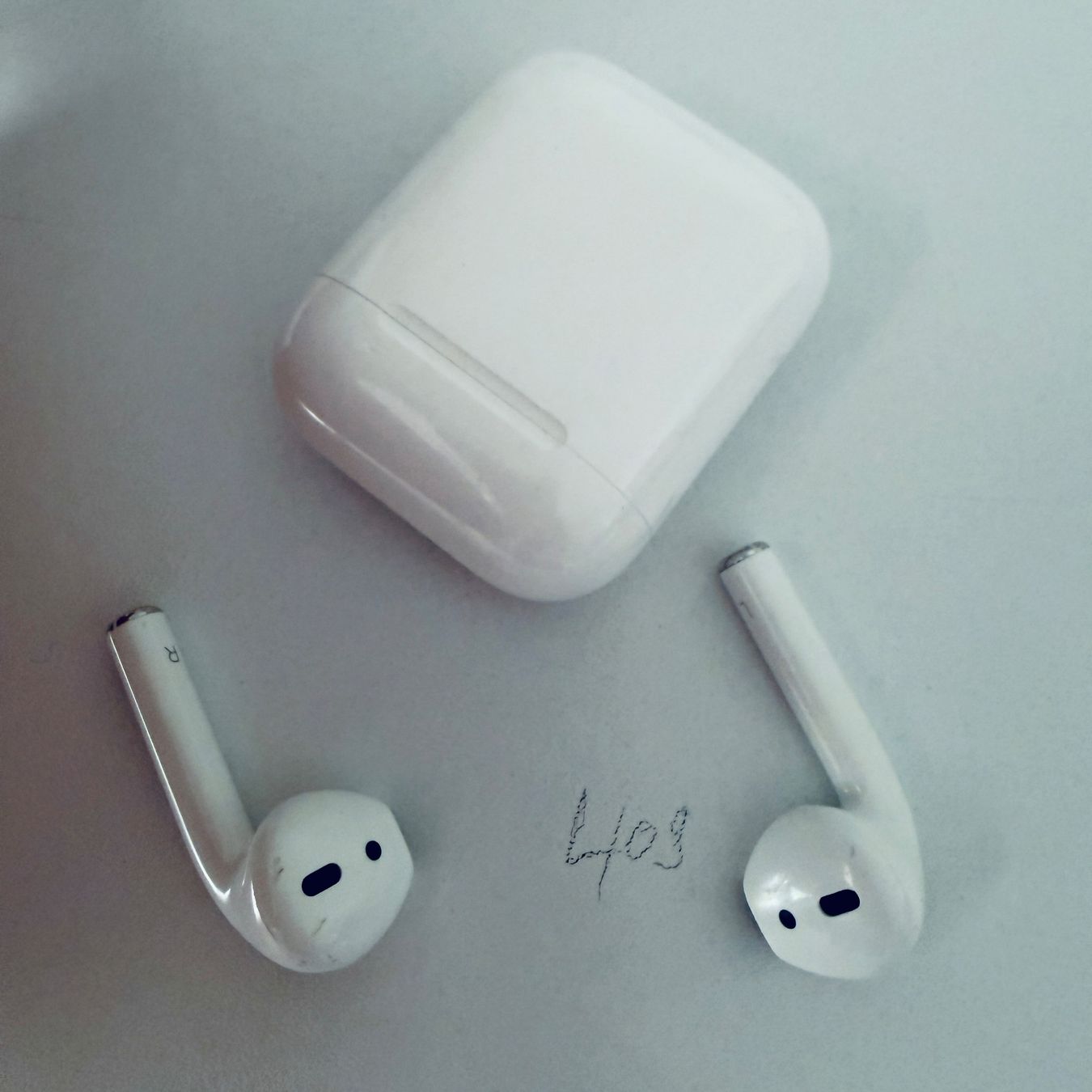Apple Cuffie: Original Apple AirPods 2 Gen. Wireless Kopfhörer & Case – Usato da Basel venduto da MY.AIRPODS.SHOP 4