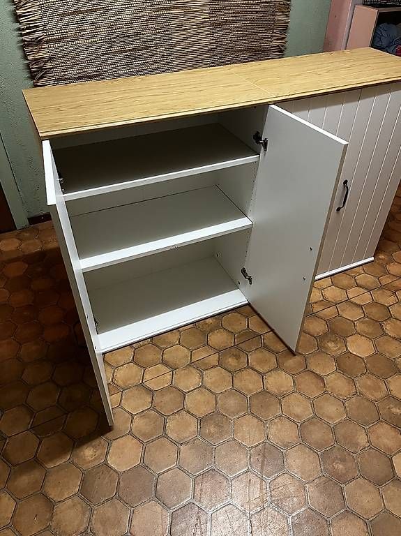 Armadi: Schrank – Usato da Arisdorf venduto da kry_8wdd 1